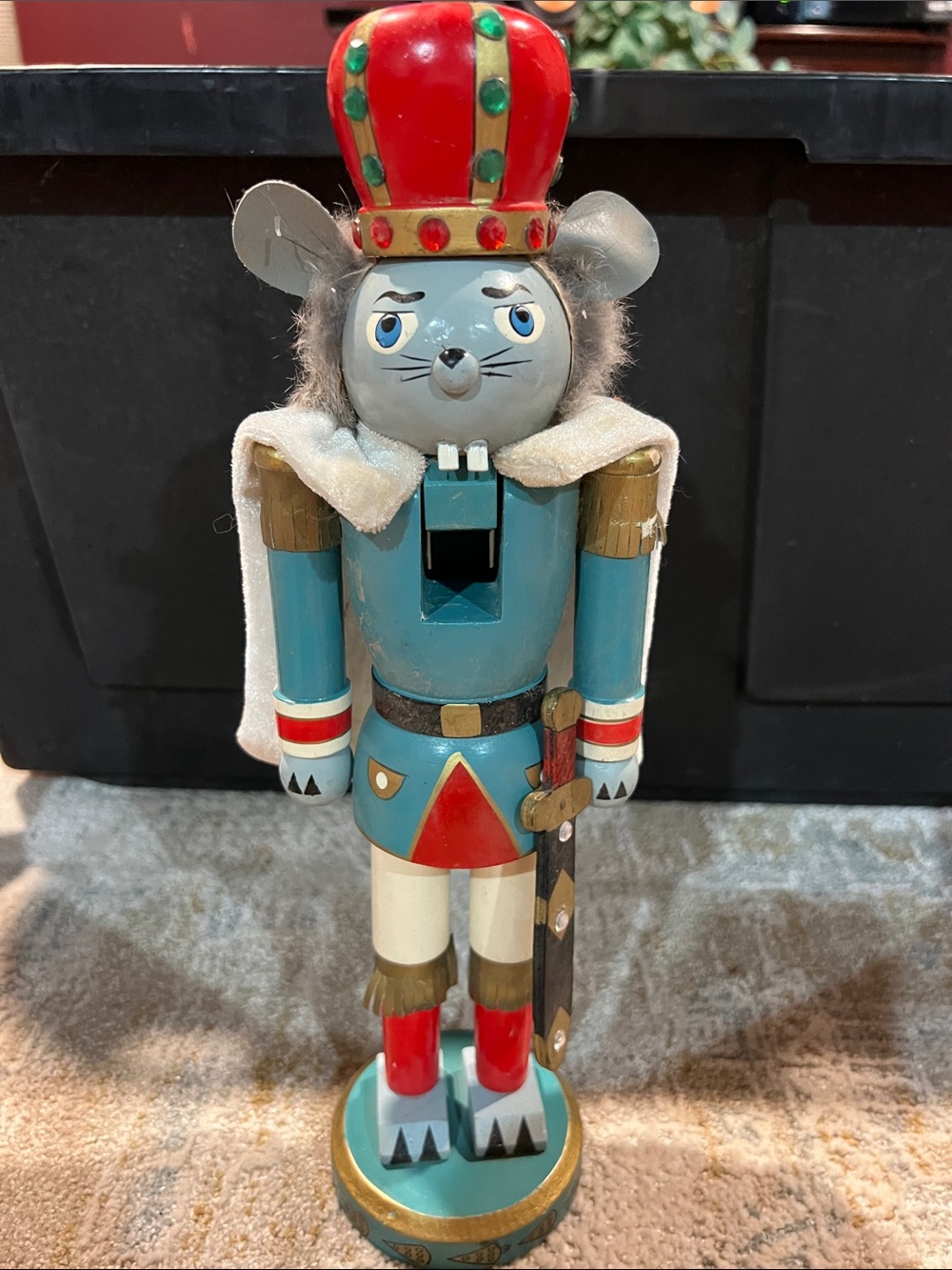 MOUSE KING WOODEN NUTCRACKER WITH SWORD,CAPE,CROWN 12" TALL z94